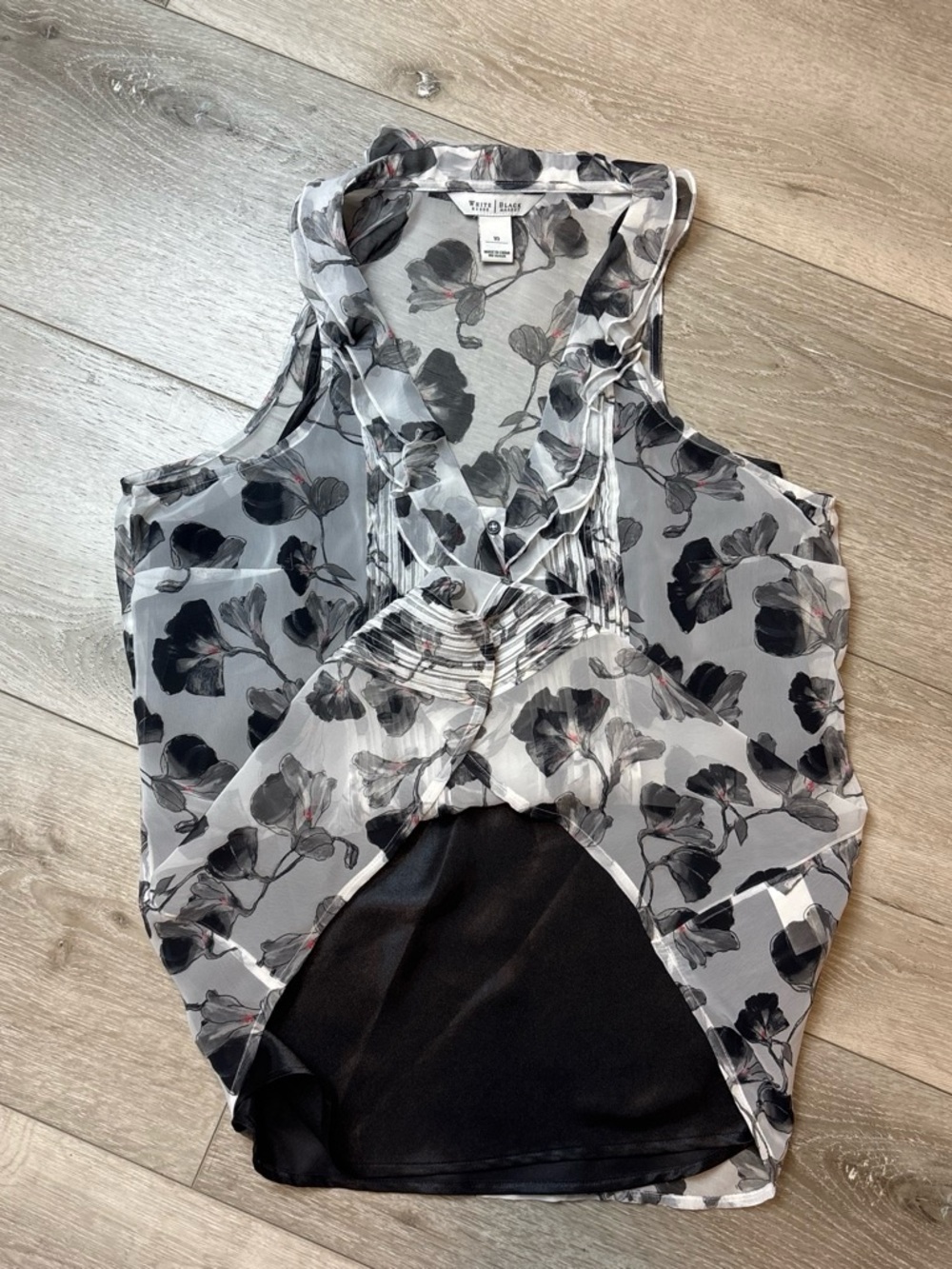 White House Black Market Floral Ruffle Pleated Chiffon Blouse w/ Liner - Size 10 - Picture 3 of 5